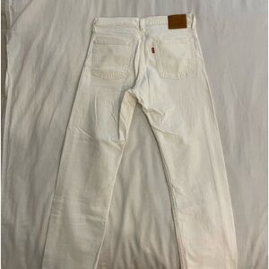 Levi’s white jeans